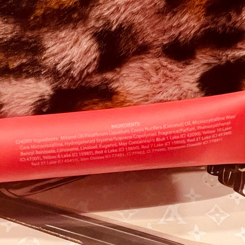 Essentials Make Up Bundle - 6 pc Set - Picture 3 of 11